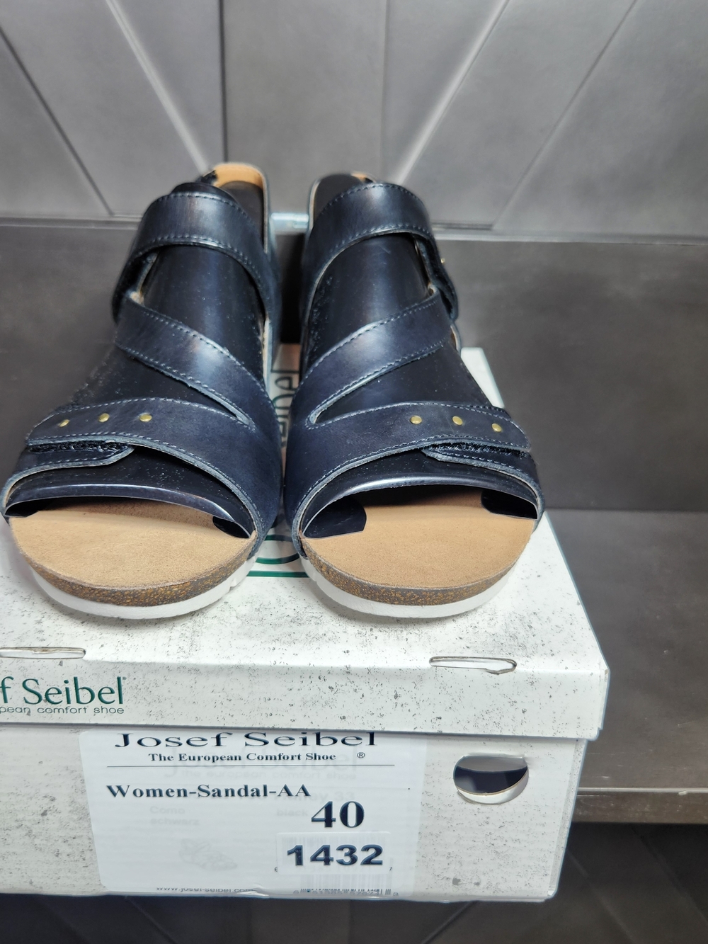 Josef Seibel Comfort Leather Strappy Black Women’s EU 40 US 9 Sandal - Picture 2 of 9